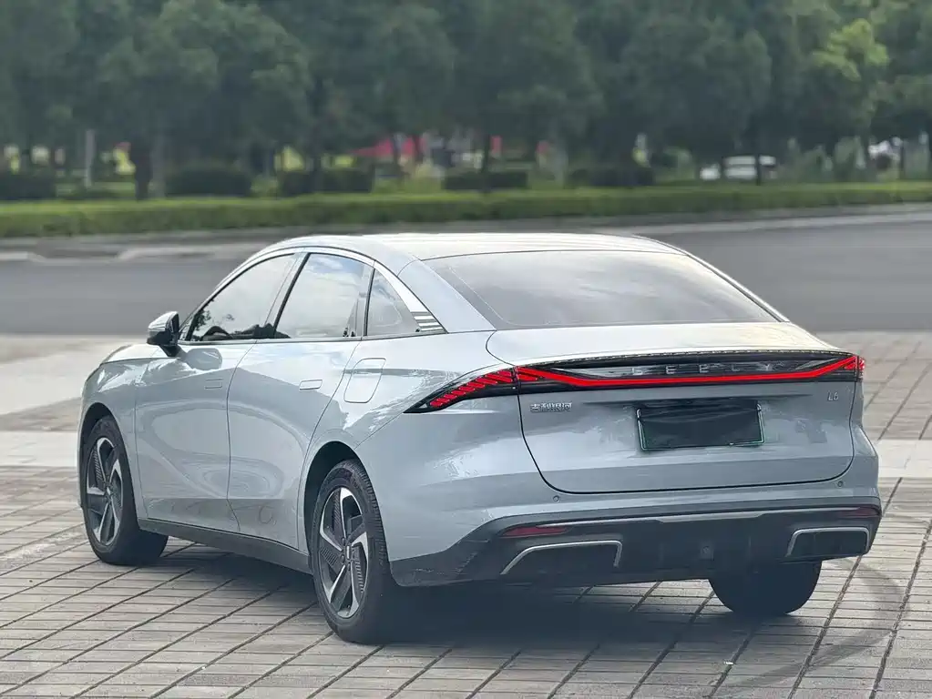 Geely Galaxy L6 2023 — фото 5
