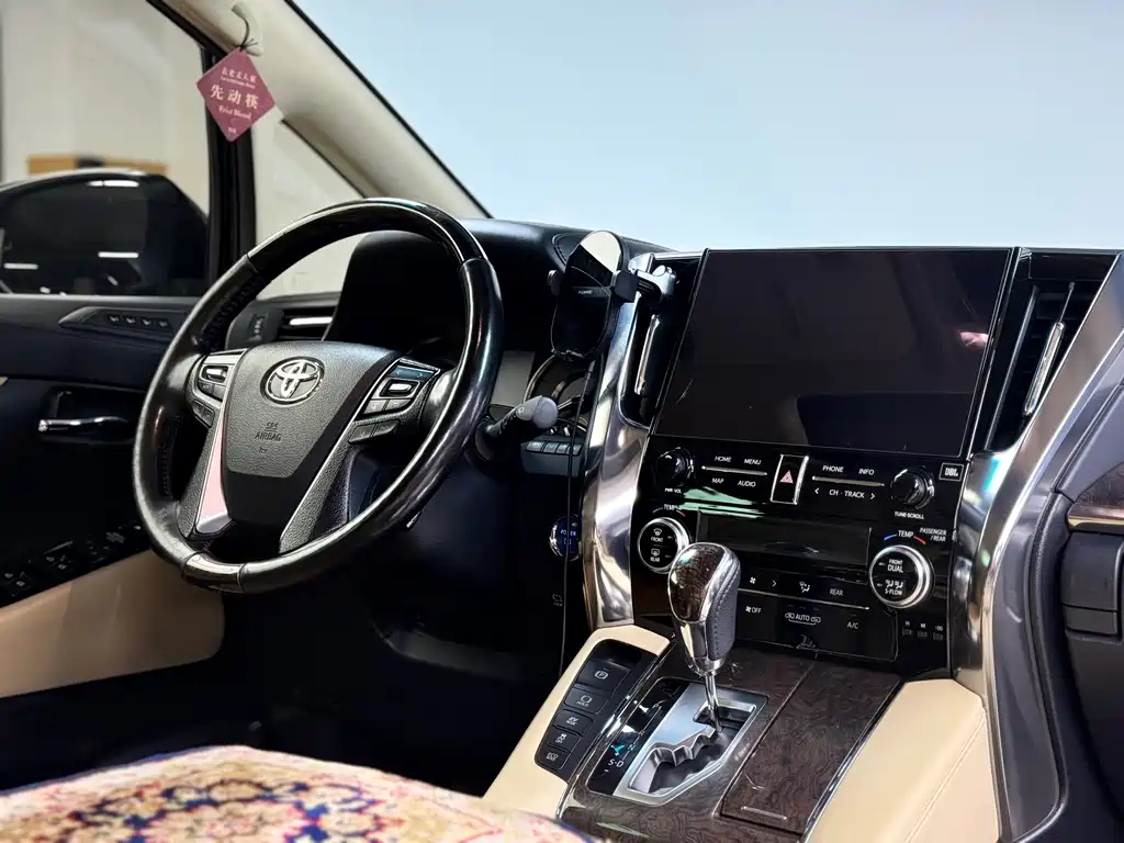 Toyota Vellfire 2020 — фото 14