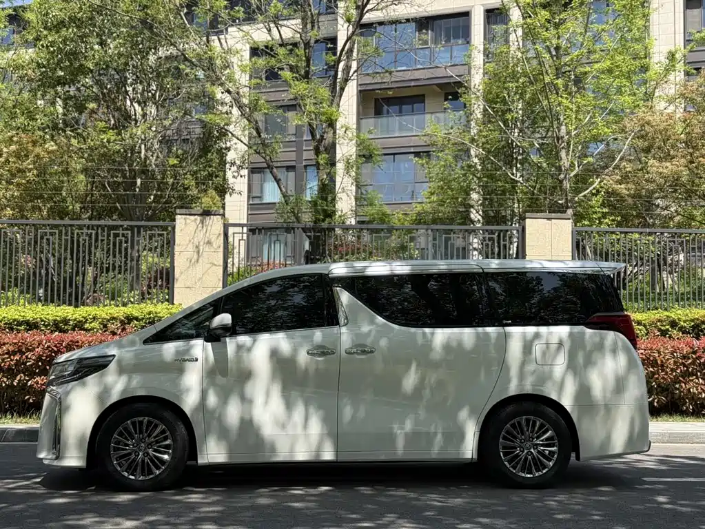 Toyota Alphard 2020 — фото 7