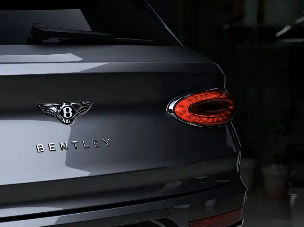 Bentley Bentayga 2021 — фото 3