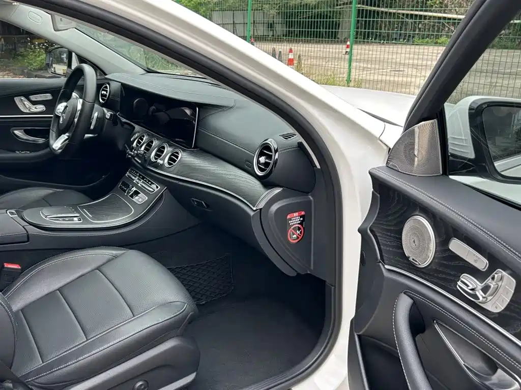 Mercedes-Benz E-Class 2019 — фото 11