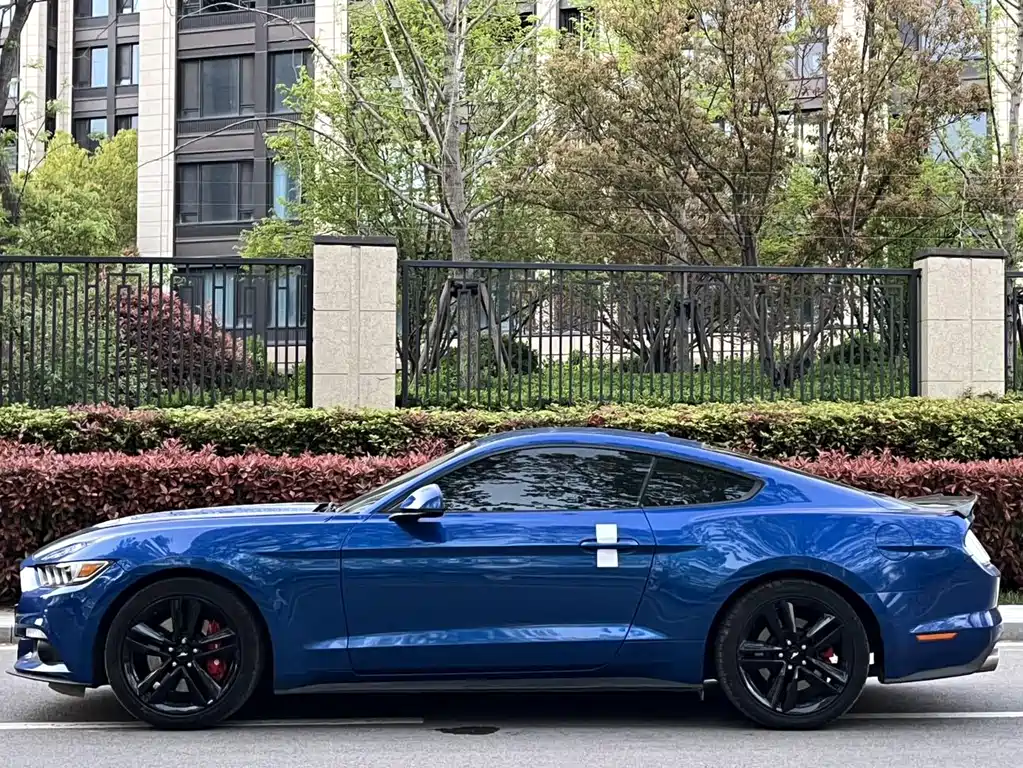 Ford Mustang 2018 — фото 9