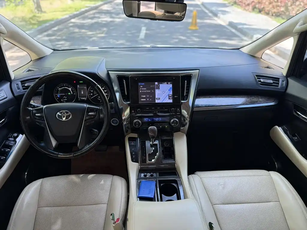 Toyota Alphard 2020 — фото 5