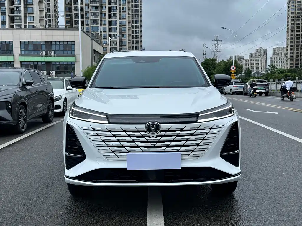 Changan CS75 PLUS 2024 — фото 2