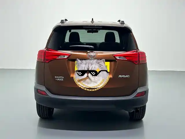 Toyota RAV4 2016 — фото 16