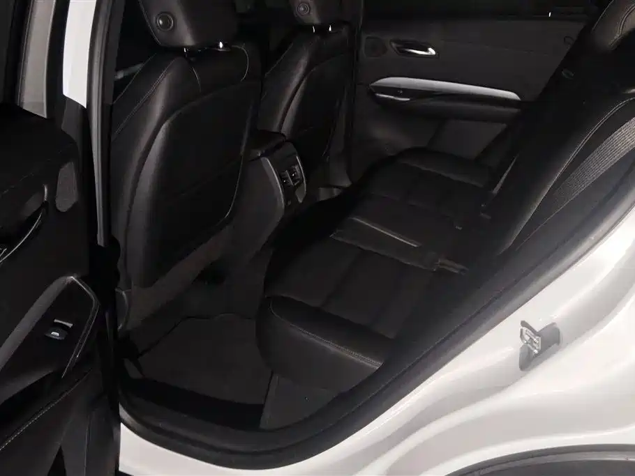 Cadillac XT4 2019 — фото 11