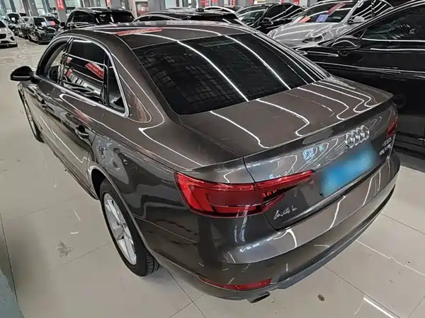 Audi A4L 2017