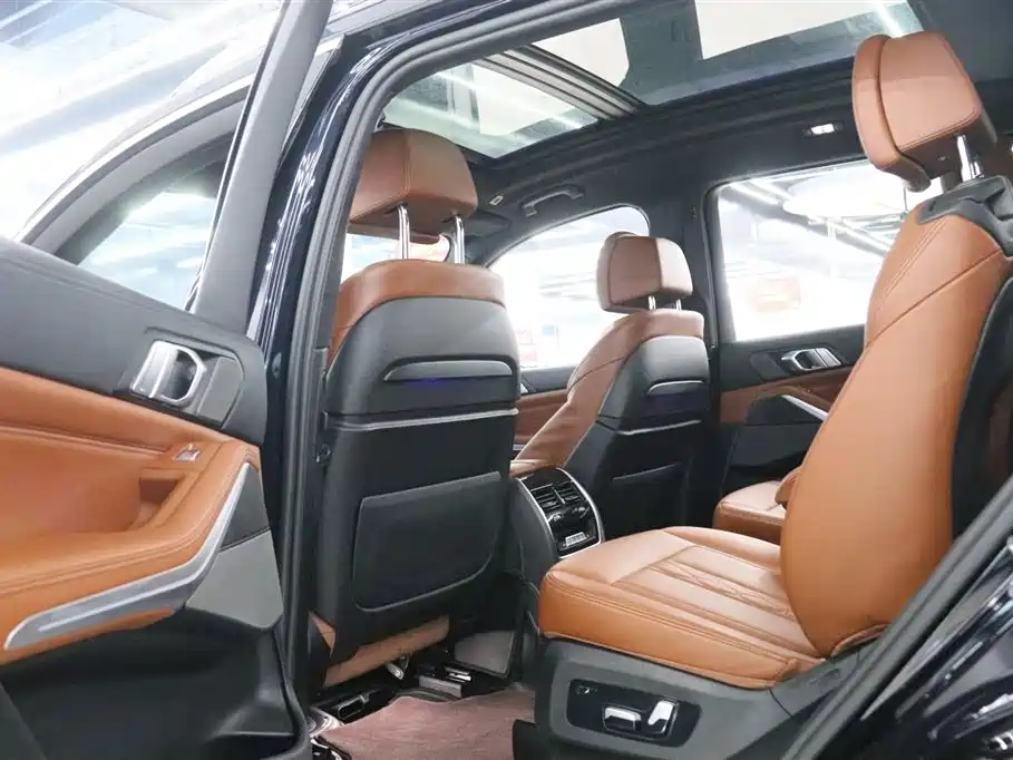 BMW X7 2022 — фото 18