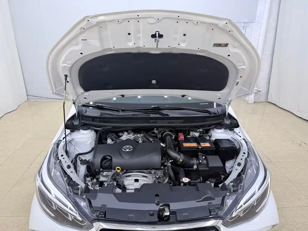 Toyota Yaris L 2022 — фото 19