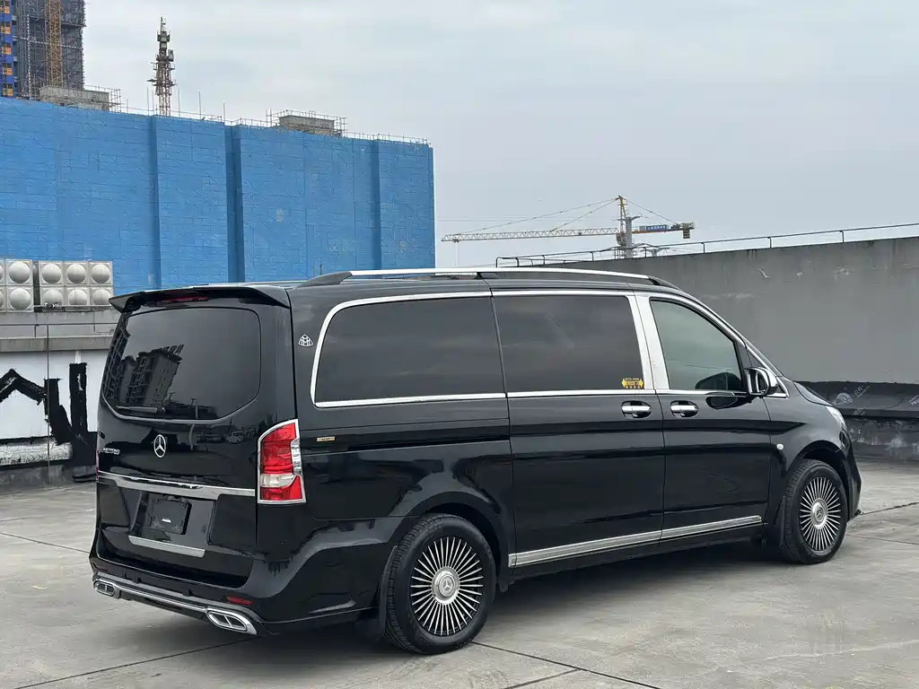 Mercedes-Benz V-Class 2019 — фото 11