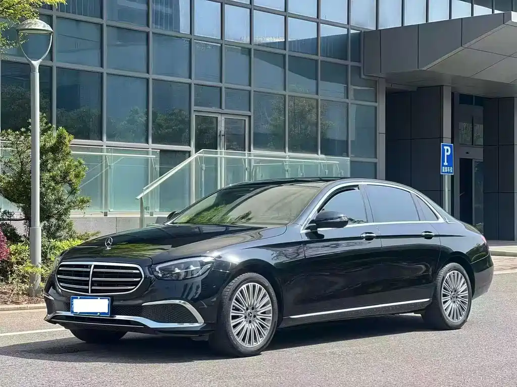 Mercedes-Benz E-Class 2023