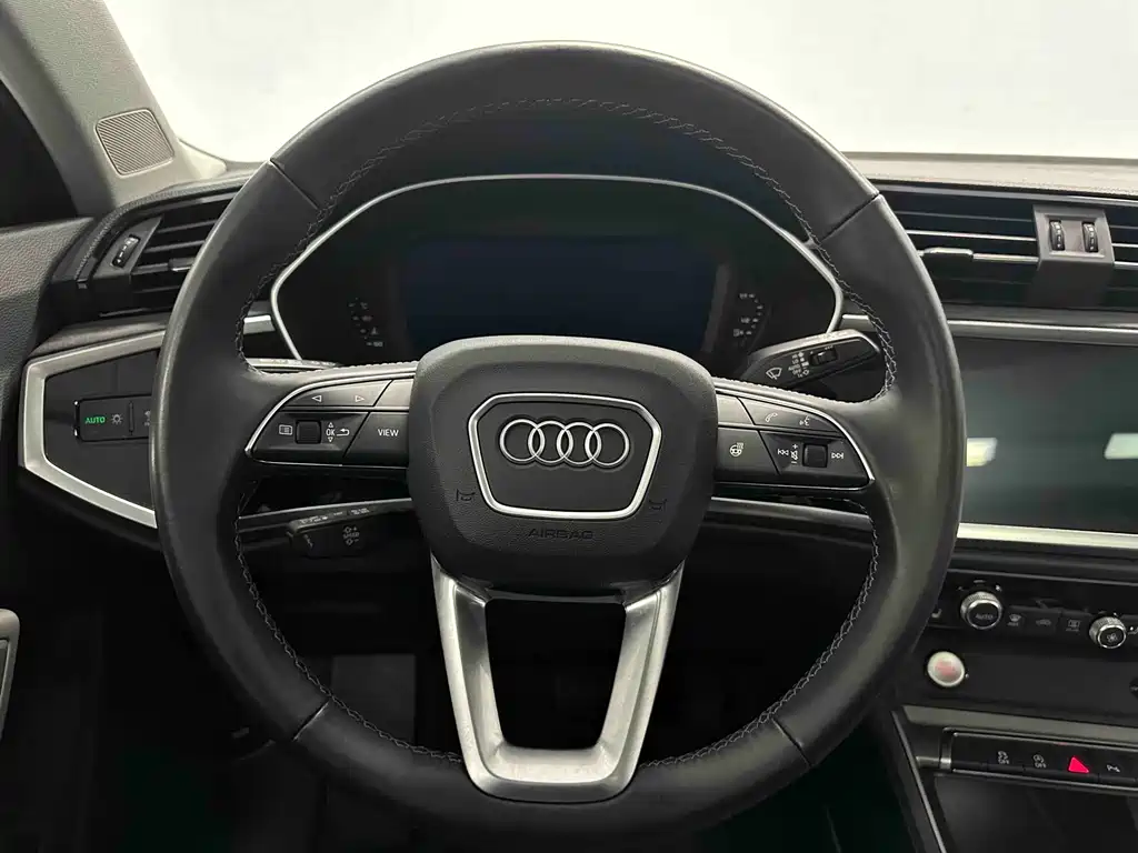 Audi Q3 2022 — фото 17