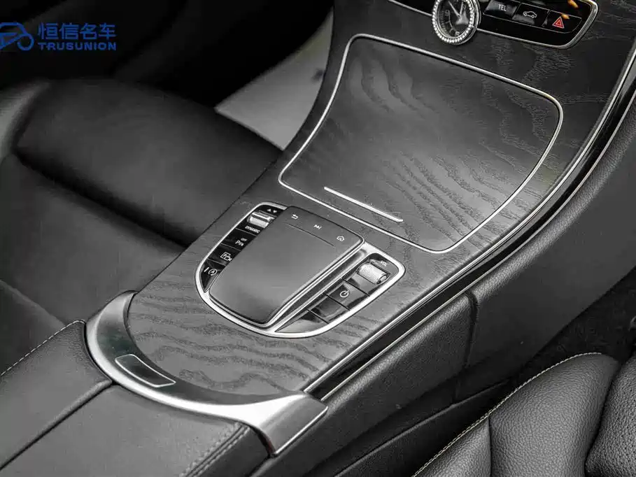 Mercedes-Benz C-Class 2019 — фото 19