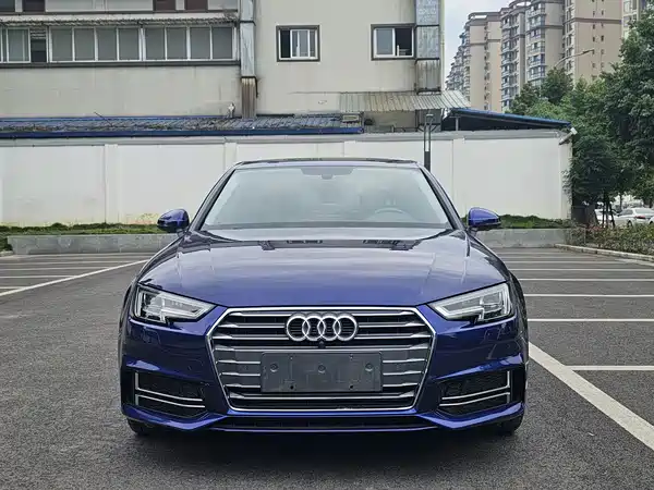 Audi A4L 2018