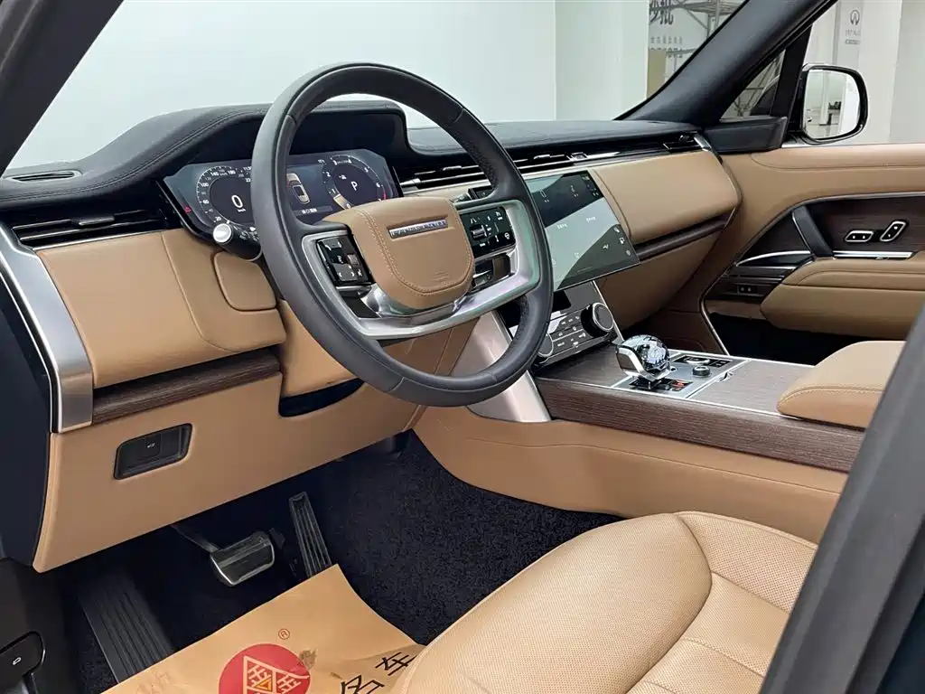 Land Rover Range Rover 2023 — фото 16