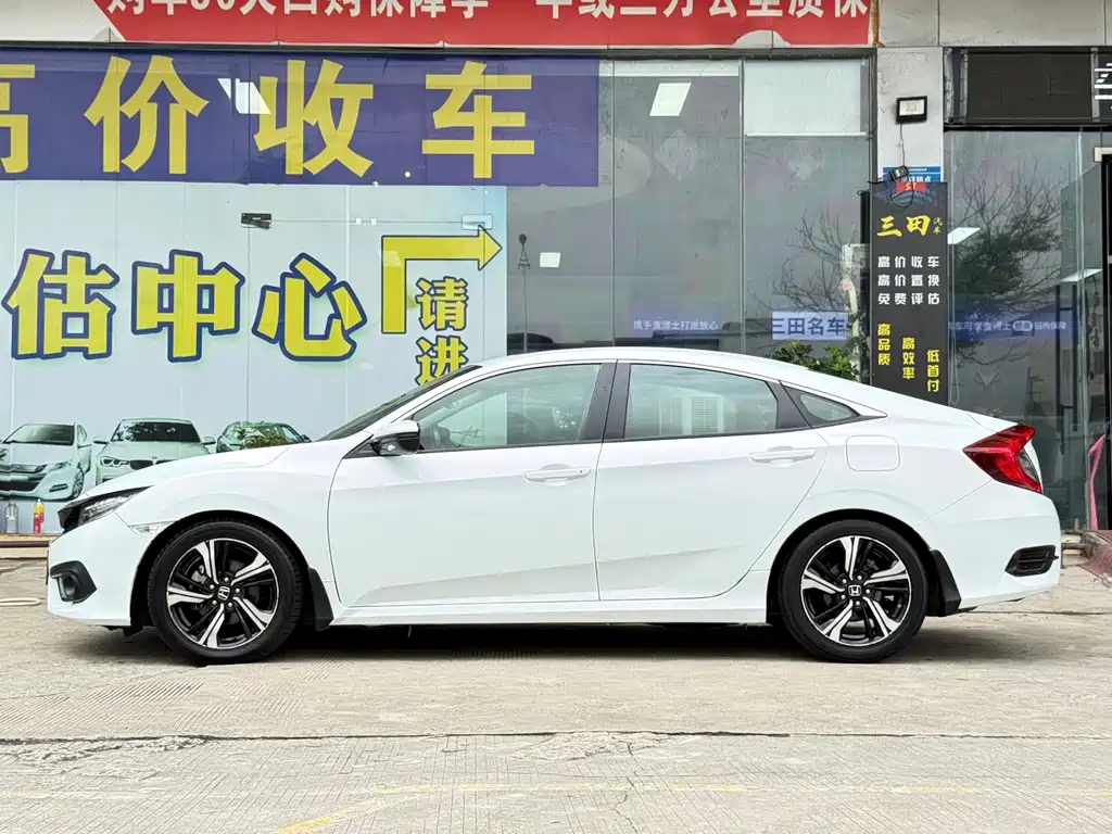 Honda Civic 2017 — фото 15