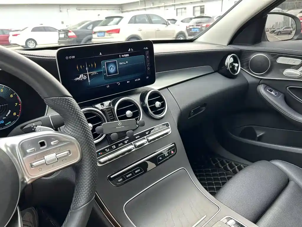 Mercedes-Benz C-Class 2021 — фото 20