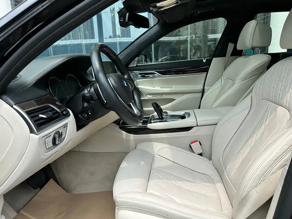 BMW 7 Series 2016 — фото 15