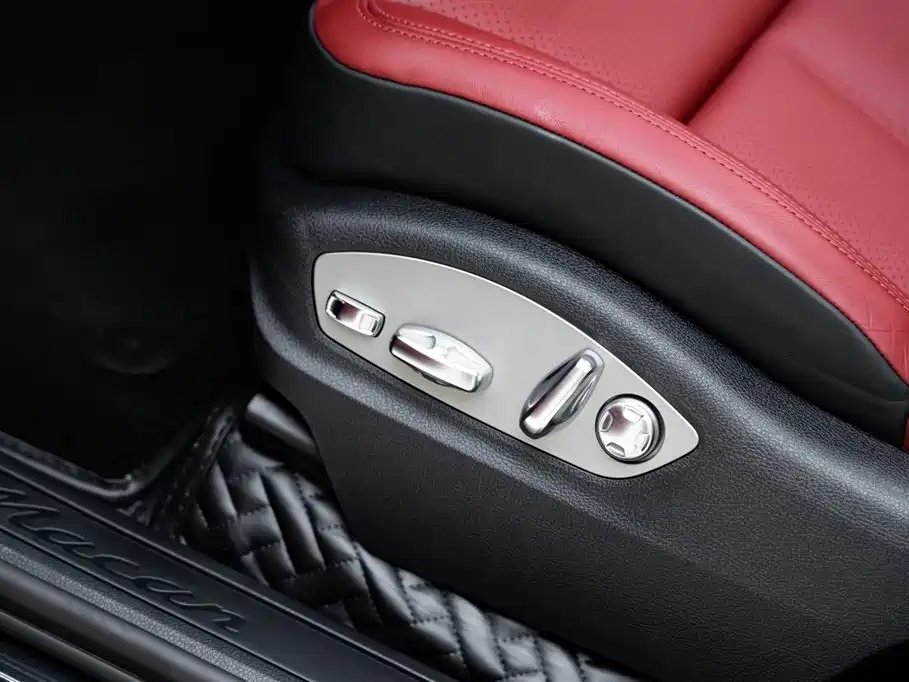 Porsche Macan 2022 — фото 17