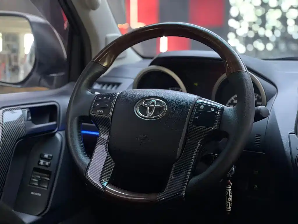 Toyota Prado 2014 — фото 12