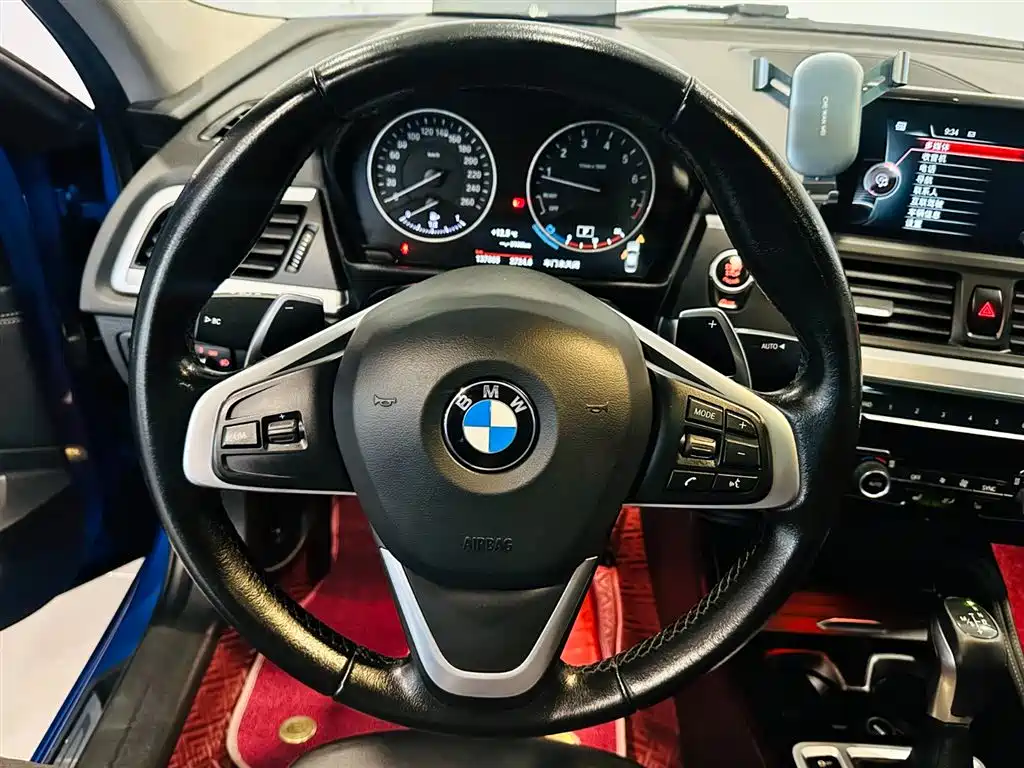 BMW 1 Series 2018 — фото 13