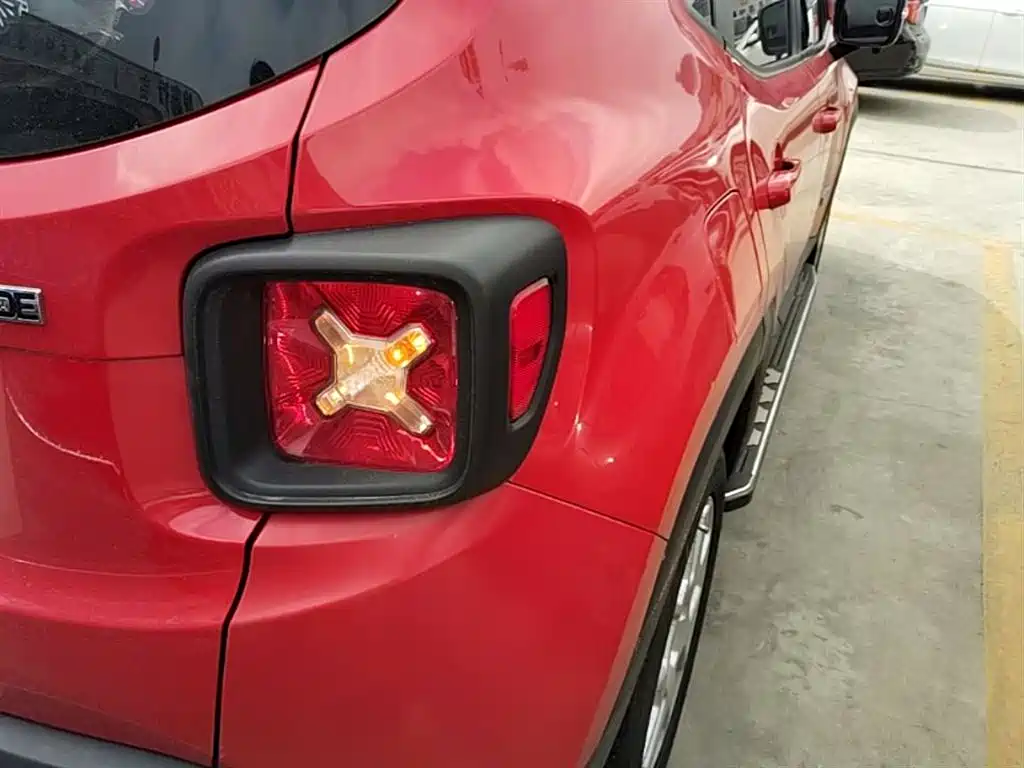 Jeep Renegade 2020 — фото 8