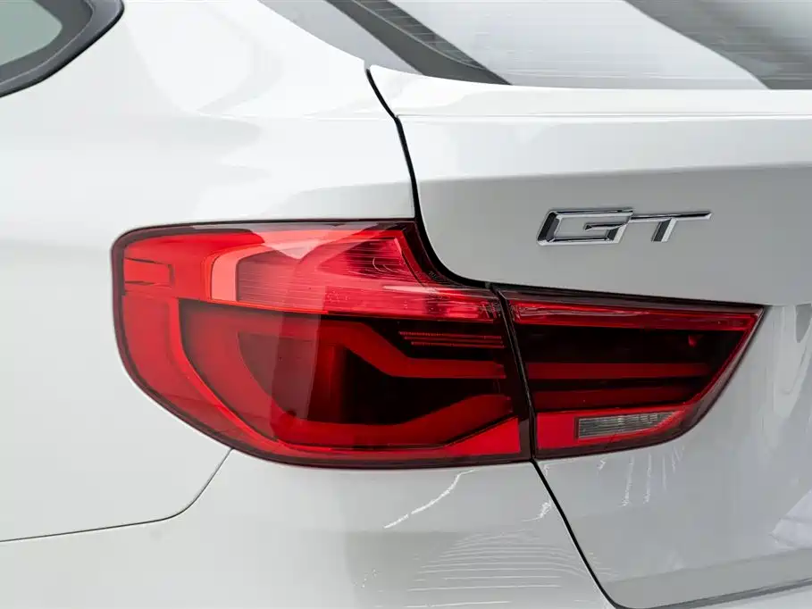 BMW 3 Series GT 2017 — фото 11