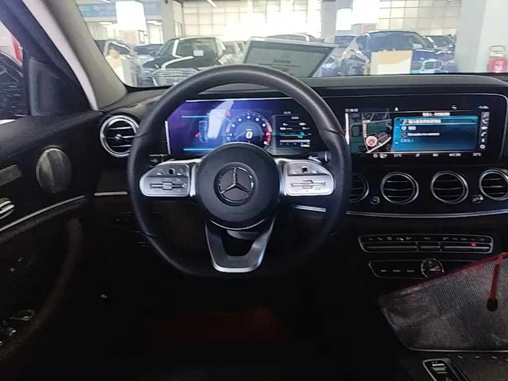 Mercedes-Benz E-Class 2019 — фото 11