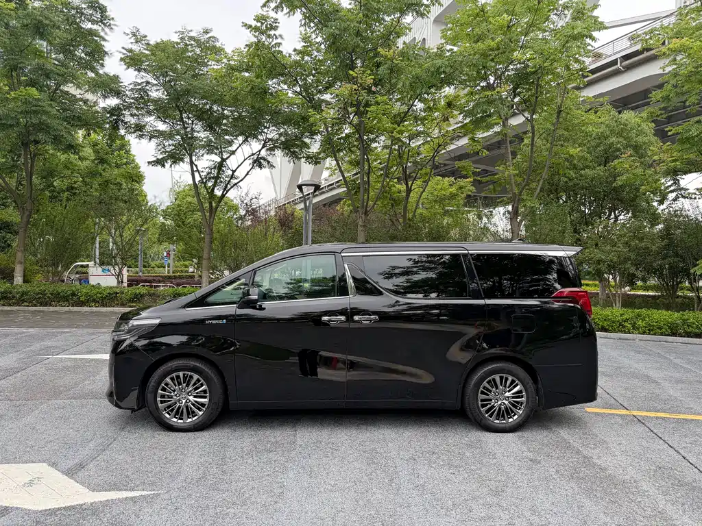 Toyota Alphard 2021 — фото 4