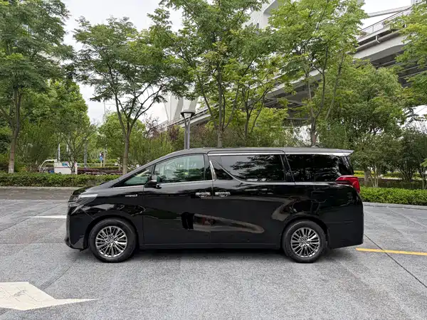 Toyota Alphard 2021
