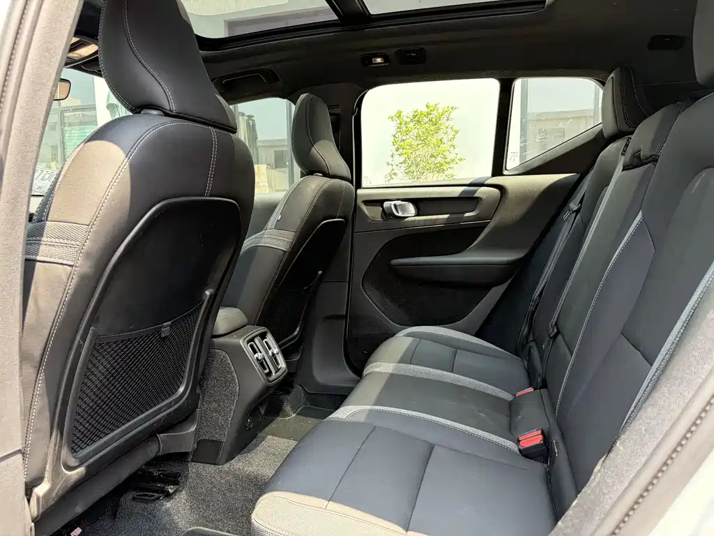 Volvo XC40 2024