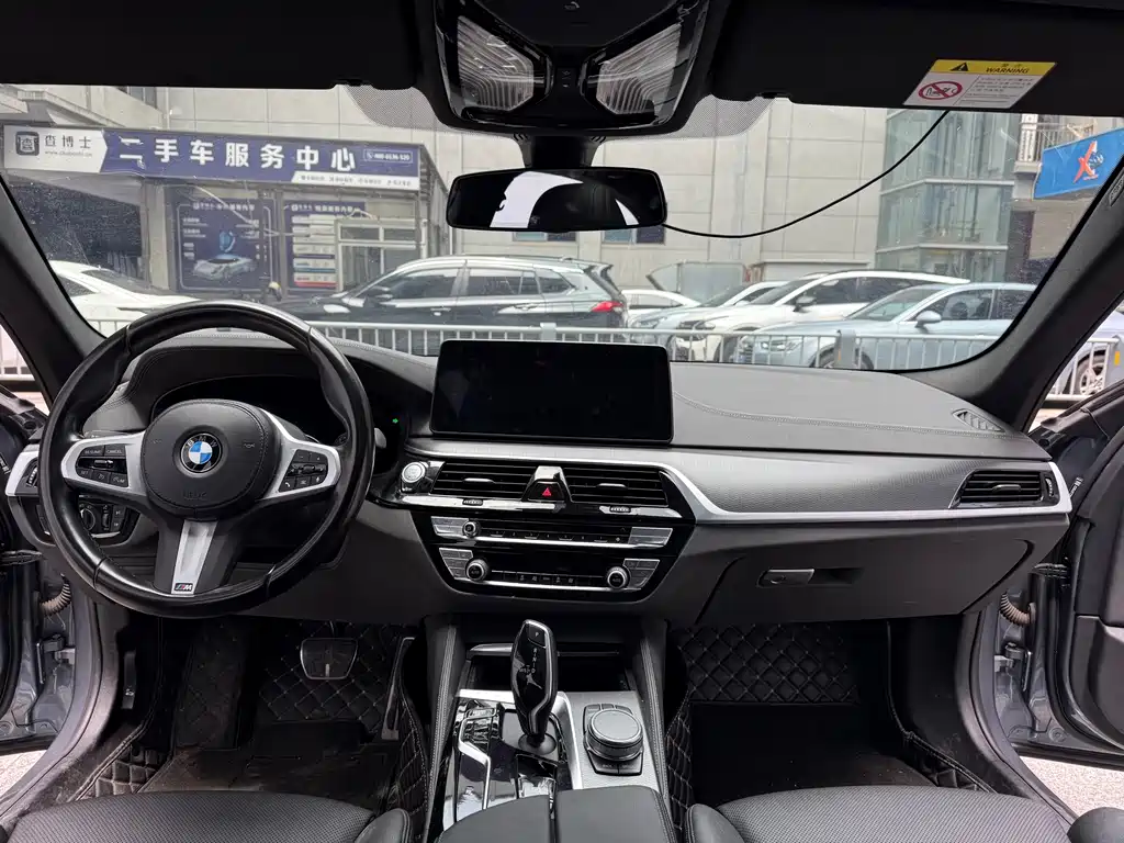 BMW 5 Series 2022 — фото 13