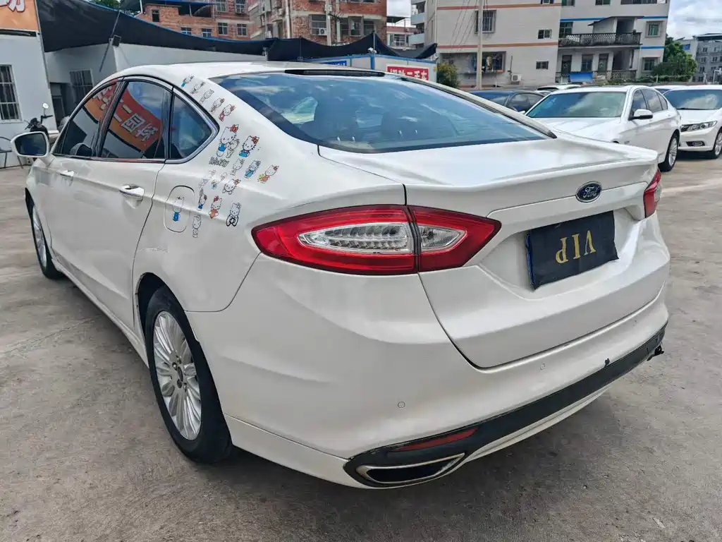 Ford Mondeo 2015 — фото 9