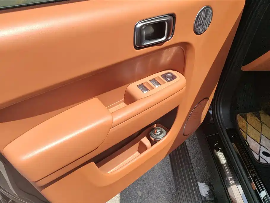 Li Auto Li L8 2024
