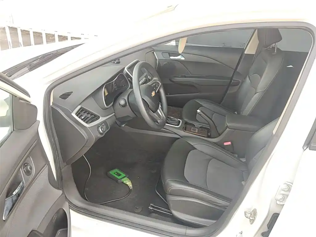 Chevrolet Cavalier 2017 — фото 16