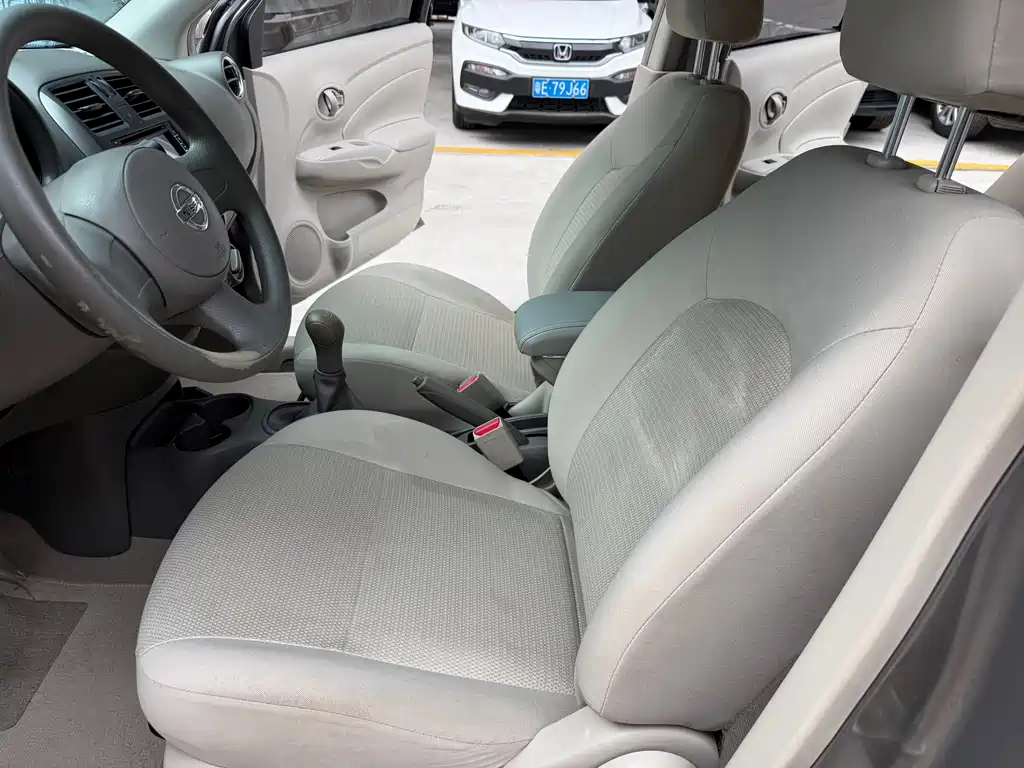 Nissan Sunny 2012 — фото 13