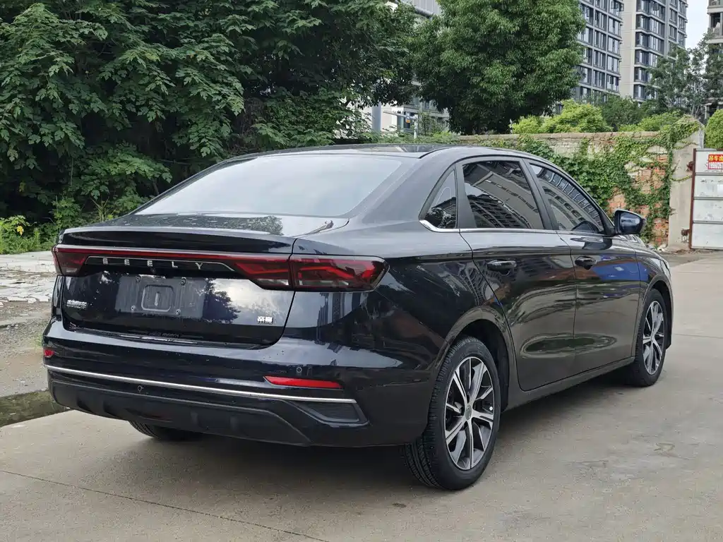 Geely Emgrand 2022 — фото 16