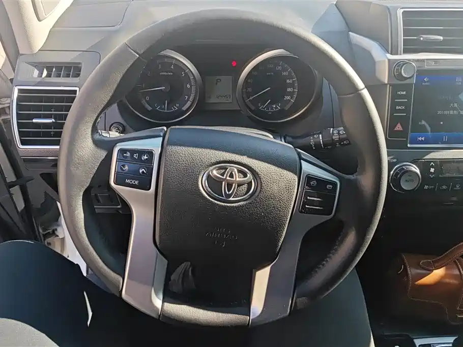 Toyota Prado 2017 — фото 15