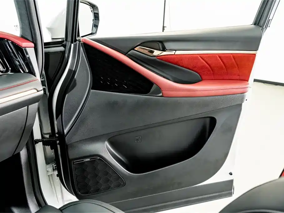 GAC Motor Trumpchi M8 2023 — фото 16