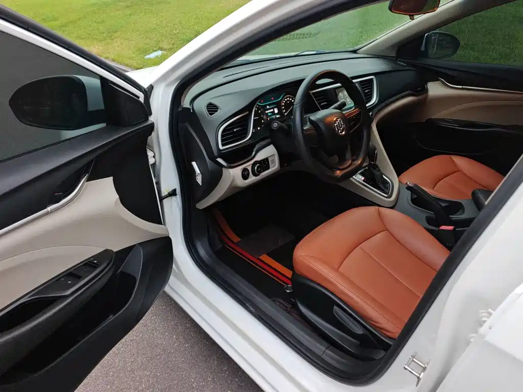 Buick Excelle 2015 — фото 14