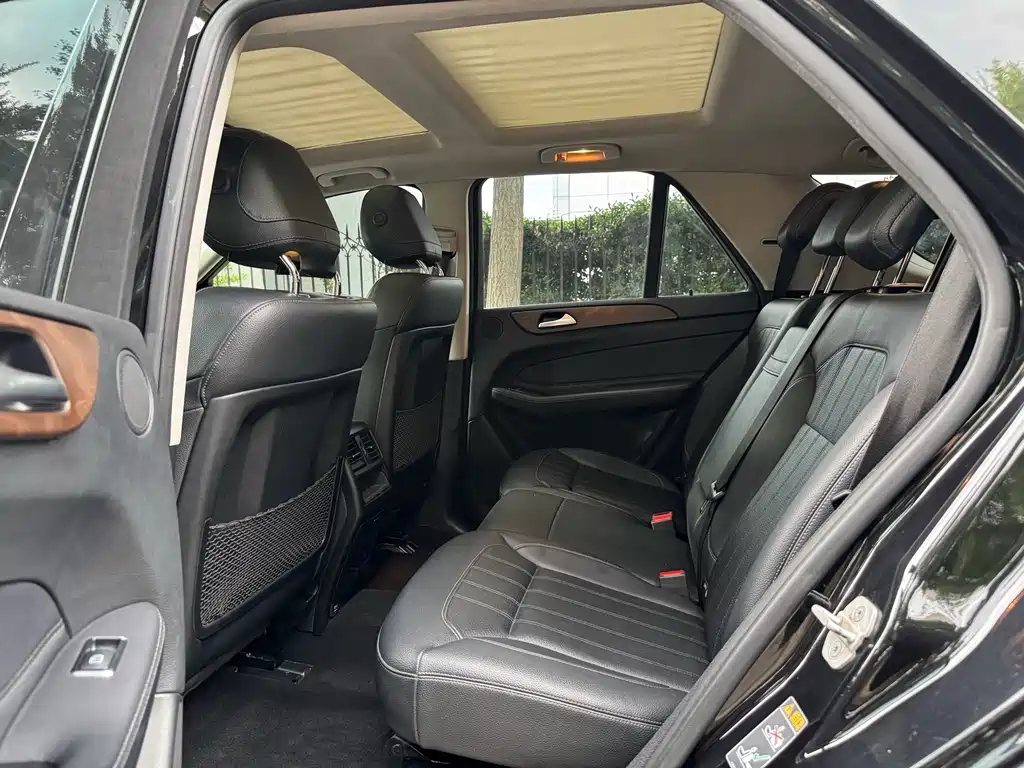 Mercedes-Benz GLE 2017 — фото 23