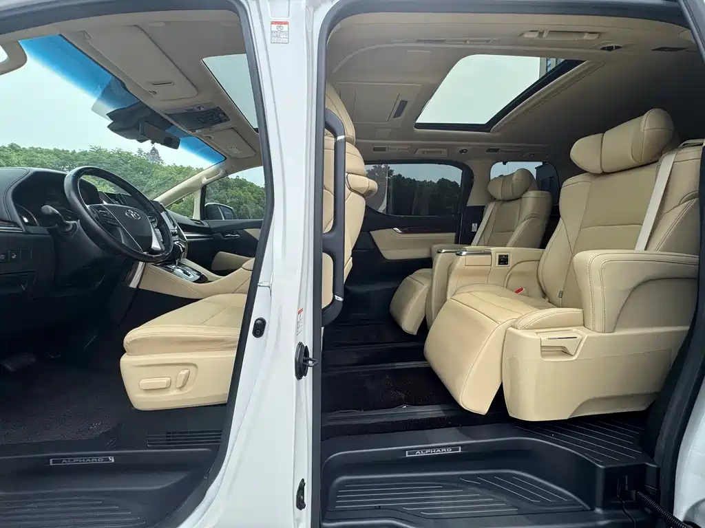 Toyota Alphard 2021 — фото 10