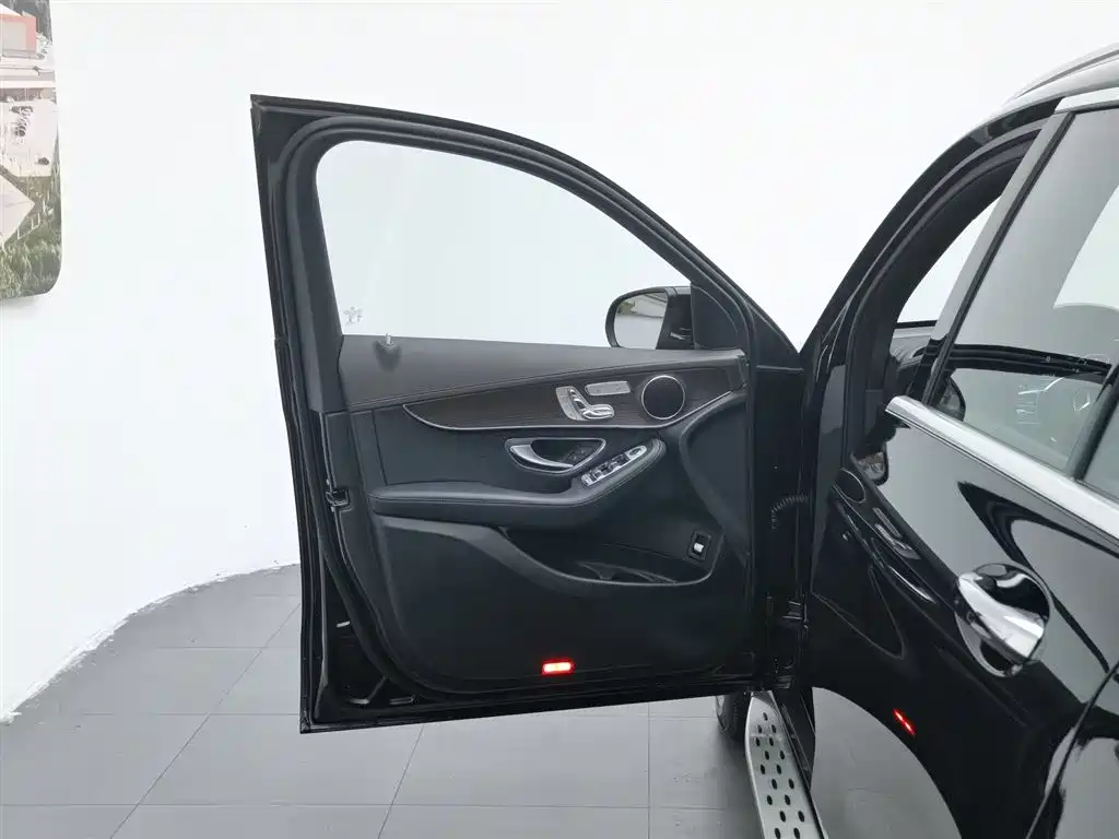 Mercedes-Benz GLC 2023 — фото 8