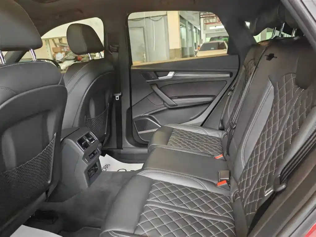Audi Q5L Sportback 2023 — фото 15