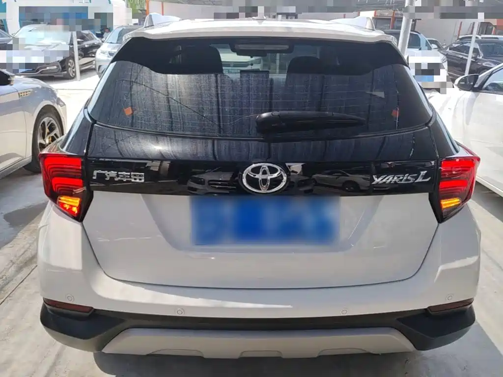 Toyota Yaris L 2022