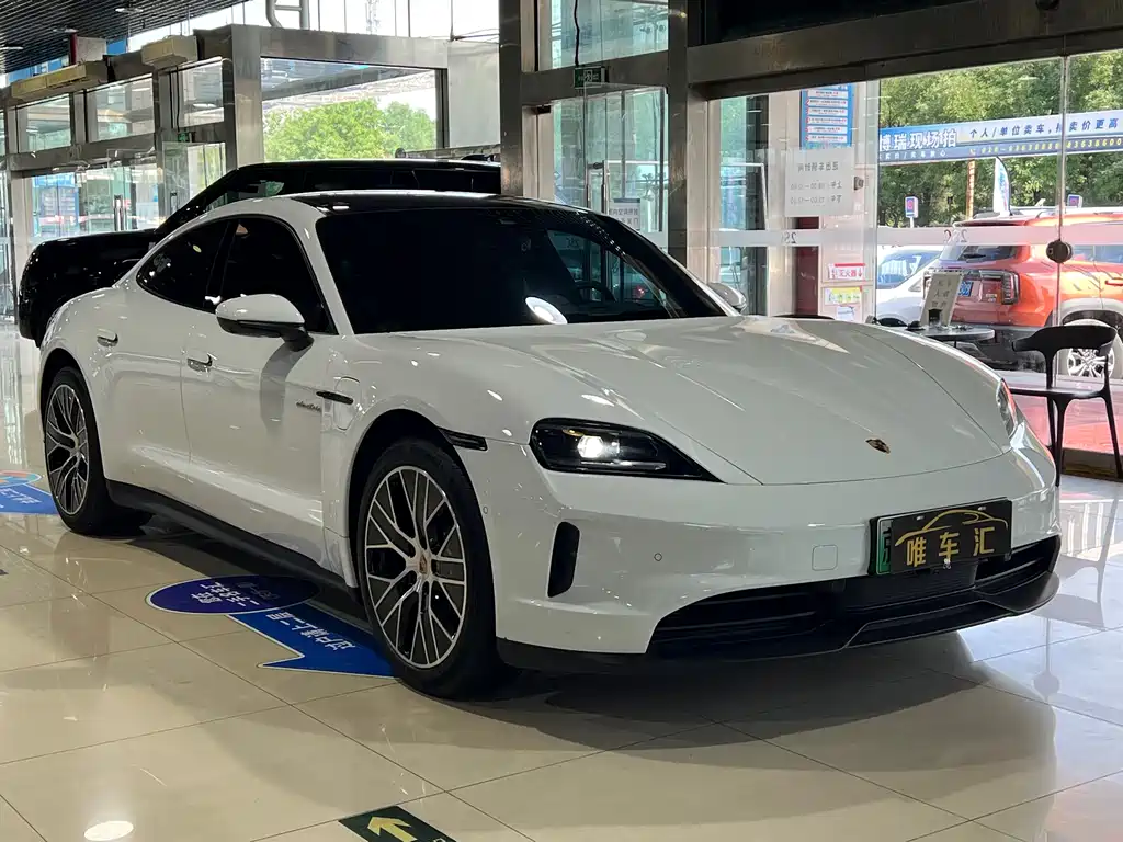 Porsche Taycan 2025