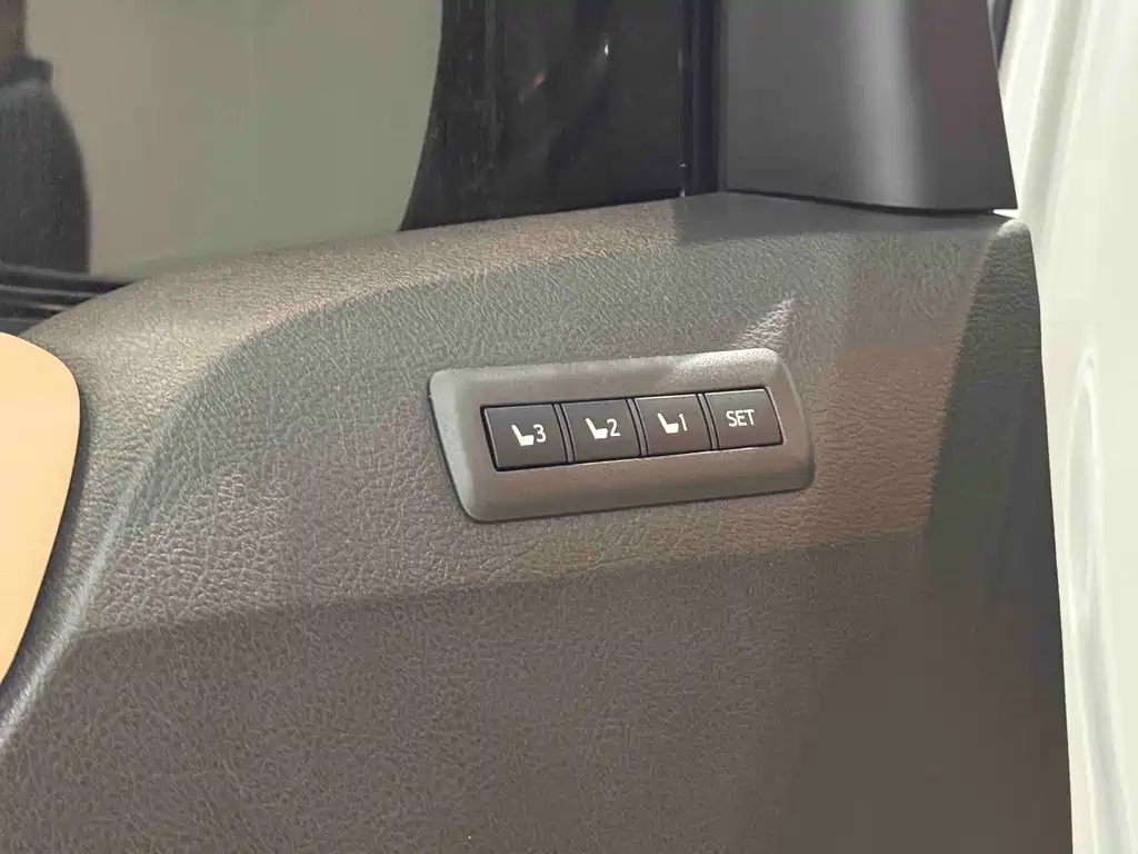 Toyota Alphard 2012 — фото 6