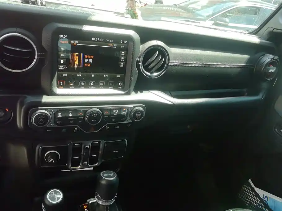 Jeep Wrangler PHEV 2023 — фото 13