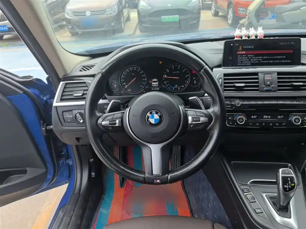 BMW 3 Series 2018 — фото 11