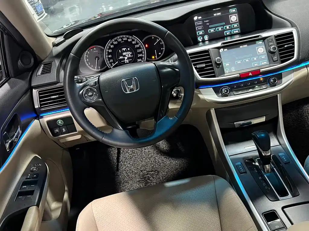 Honda Accord 2015 — фото 8